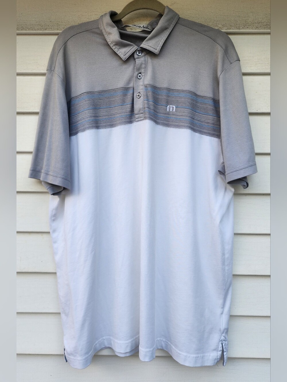 Travis Mathew Men's XXL Gray/White Striped Golf Polo Shirt Short Sleeve Logo